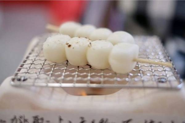 東京大神宮の参道にある甘味処「おありおりはべりいまそかり」が縁結び団子で親交を深める『縁結びツアー』を7月7日にスタート！