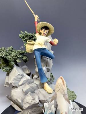 釣りキチ三平50周年を記念したスタチューフィギュア「釣りキチ三平50周年記念フィギュア ～夜泣谷の怪物 左膳岩魚～」がジャングルより2023年7月上旬発売予定