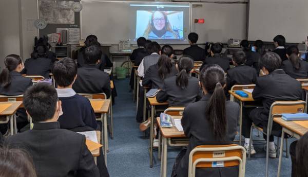 ECOM、「探究的な学び支援補助金」活用学校・自治体を募集　外国人講師による異文化学習授業『ECOM Cultures』を無料提供