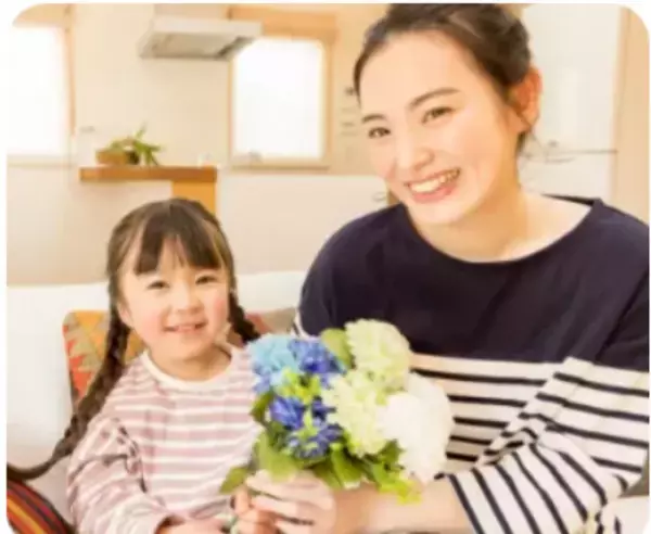 お花で子どもの心を育てる「キッズベリー花育ラボ」が自由研究にぴったりな夏のイベントを通学・オンラインの両方で開催