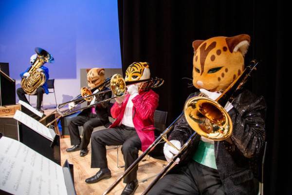 親子で笑って楽しめるコンサート『ズーラシアンブラス・ショー』が横浜で2023年6月23日(金)、24日(土)に開催