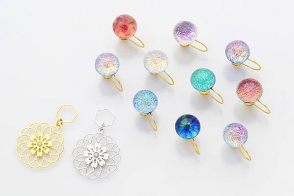 ピアスのようなイヤリング「ぴあり」の京ガラス「百人一首シリーズ」から人気投票上位10首が復刻！5月25日(木)よりWEB限定で完全予約受注をスタート