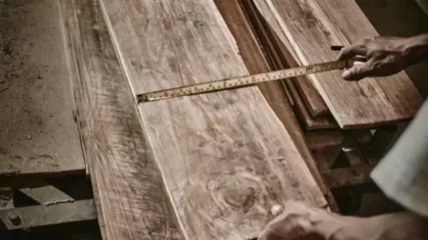 店舗・ホテル・住宅などのフローリングや壁材として！“環境に配慮した リサイクルチーク”ジャワより日本初上陸！～個性的でヴィンテージな雰囲気の素材が特別な空間を創る～