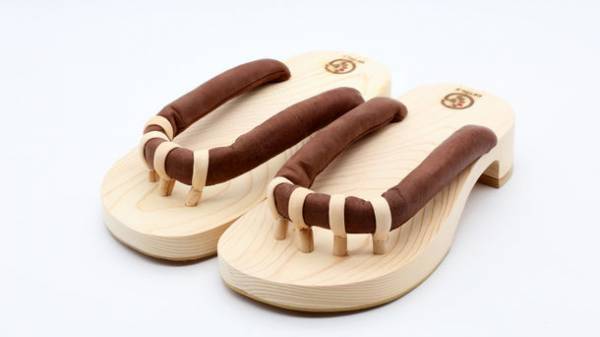世界唯一の五本指下駄「GETALS(ゲタル)」シリーズに岐阜県恵那産の鹿革とひのきを使用した新製品を6/1販売開始