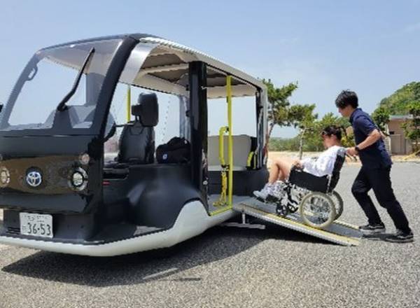 2023年度 第13回 EST交通環境大賞で国土交通大臣賞を受賞！「離島の課題に再エネと小型EVを活用した取り組み」