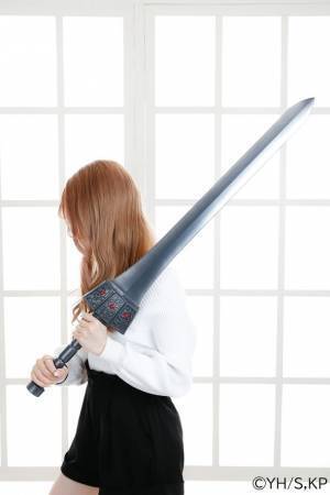 今までにない商品をラインナップする通販ショップ『キャラクターベースおきた』より人気作品「キングダム」の迫力あるサイズの武器フィギュアが登場。