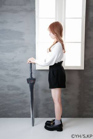 今までにない商品をラインナップする通販ショップ『キャラクターベースおきた』より人気作品「キングダム」の迫力あるサイズの武器フィギュアが登場。