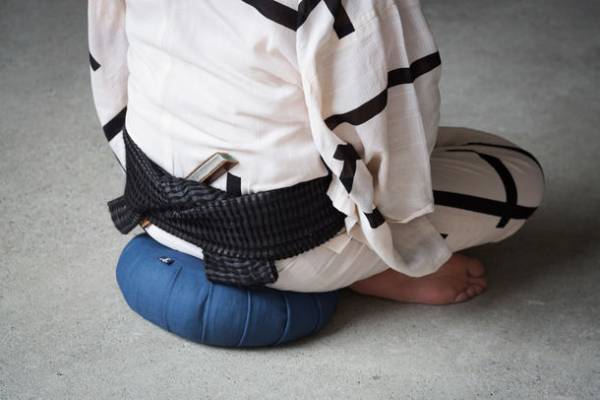 京都で坐禅用ZAFUを販売するfeel the ZENが、太秦に実店舗「仏具と喫茶 feel the ZEN」を8月初旬にオープン