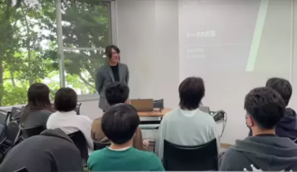 秀明大学観光ビジネス学部で「特別講義：データを知る」を実施　データエンジニアが外部講師として協力