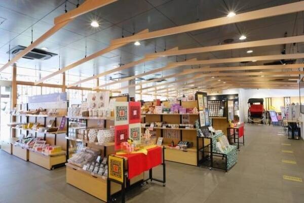 福岡・小倉城の土産物店「しろテラス」が、2023年7月上旬の免税販売開始に向けて免税手続き代行サービス「REMOTAX」を採用