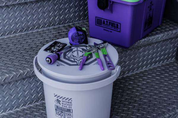 エヴァンゲリオンのワークブランド「A.T.FIELD」より、多用途収納＆イスとしても使えるワークバケットが5月30日発売