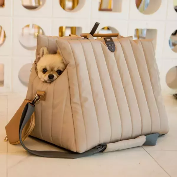 ペットの快適さを極限追求したペットキャリーバッグ「TOPPERBAG」の日本先行予約販売が5月30日(火)より開始！ベッドがそのままキャリーバッグにチェンジ