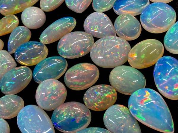 8月14日は「裸石の日」！宝石ルースを扱う日本最大級のショップ「東洋ルース」が制定し日本記念日協会が認定！物価高の時代に1点500円からの販売で“ルースブーム”到来中！