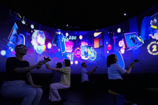 志摩スペイン村新規アトラクション「オバケハンター３Ｄ ～360°の大決戦～」2023年7月1日（土）から！