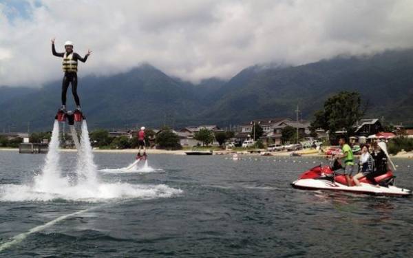 日本最大級！水上アスレチック「アドベンチャーウォーターパーク」　琵琶湖・白ひげビーチに7/1～9/24期間限定オープン！今年は全国最大級の「ツインスライダー」が登場！