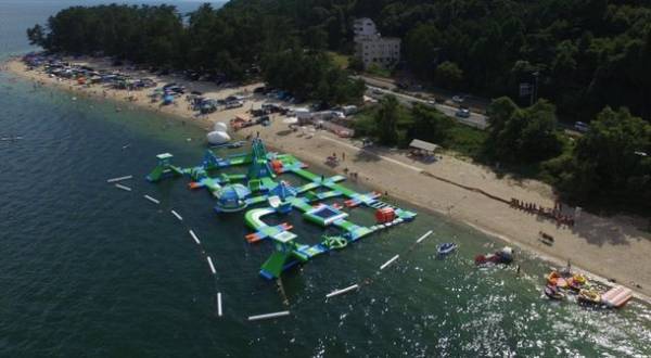 日本最大級！水上アスレチック「アドベンチャーウォーターパーク」　琵琶湖・白ひげビーチに7/1～9/24期間限定オープン！今年は全国最大級の「ツインスライダー」が登場！
