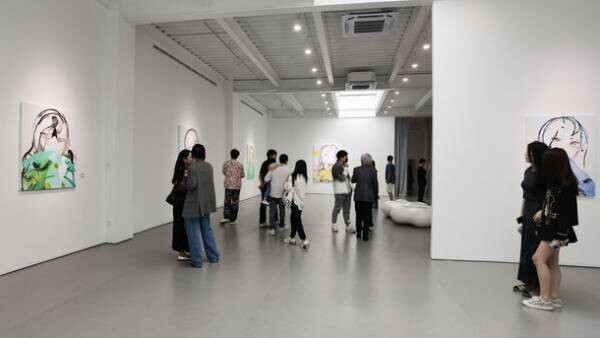 「いけばな×ドローイング」独自の感性で描くアーティスト 新海至人、初個展を中国の北京で開催