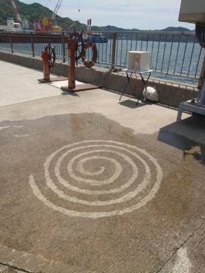 うずしおクルーズ雨の日キャンペーン　淡路島初!?渦潮レインアート＆福良アンブレラガーデン　6月5日より道の駅福良に登場