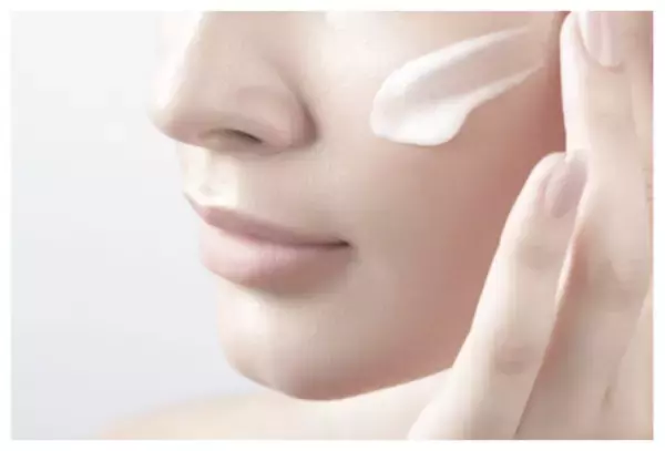 2023年6月5日(月)に新発売！やわらかくハリ感のある透明肌に整える美容液がホメオバウから誕生