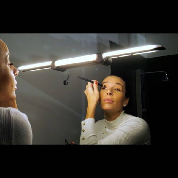 リングライト＆女優ライトの進化系「YOUNILiGHT(ユーニライト)」6月3日Makuakeにて販売開始