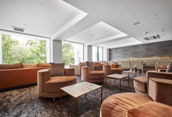 ≪ガーデンテラス佐賀≫夏の特別企画◆九州で愛される「ブラックモンブラン」はじめ竹下製菓商品食べ放題プランをクラブラウンジにて2023年7月に提供！