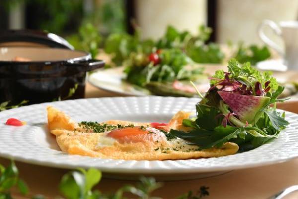 ≪ガーデンテラス佐賀≫夏の特別企画◆九州で愛される「ブラックモンブラン」はじめ竹下製菓商品食べ放題プランをクラブラウンジにて2023年7月に提供！