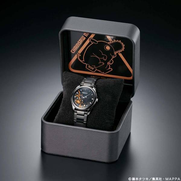 TVアニメ『チェンソーマン』とセイコーのコラボウオッチが登場！血しぶきのエフェクトが大胆にあしらわれたダークヒーローにふさわしいクールなブラックカラー