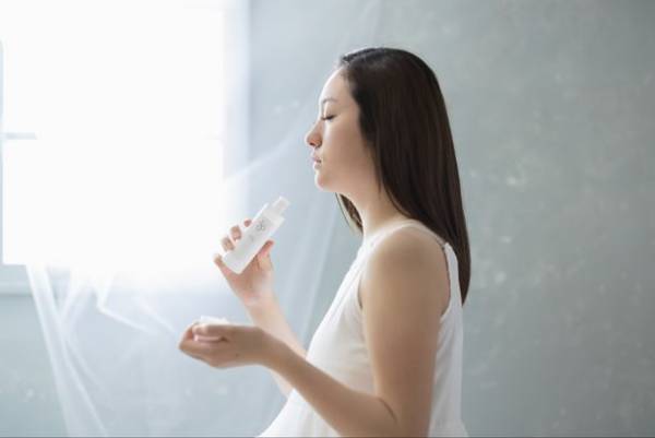 キレイは、京都産シルクとクロモジで作る。サスティナブル思考の「469化粧水」　Makuakeで6月23日まで先行予約販売を実施！　～京都の文化を継承していく～