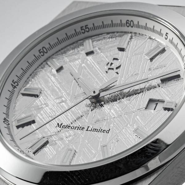 文字盤に隕石を使用！ステンレス904Lをまとった『メテオライトウォッチ』より、完売した人気の文字盤デザインを個数限定で6月9日(金)から再販開始！