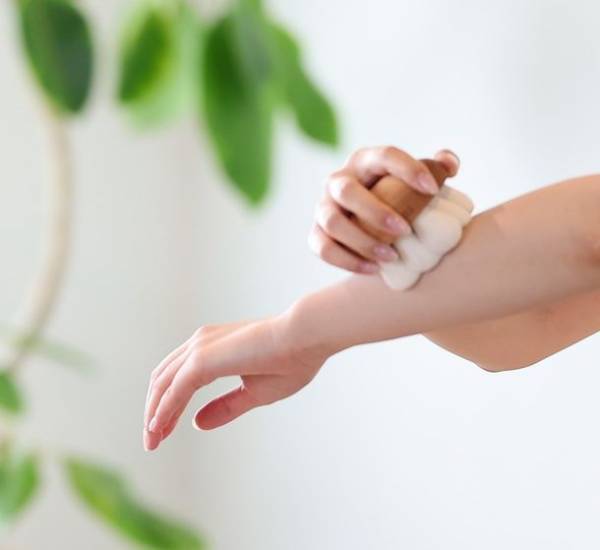 シルク生糸を使ったスキンケアツールを新開発し商品化！6月14日-16日の『インテリア ライフスタイル2023』で発表