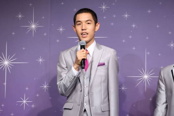 四千頭身さんが特別仕様のプラチナ衣装で登場！「ディズニー・オン・アイス 100 Years of Wonder」記者発表会開催