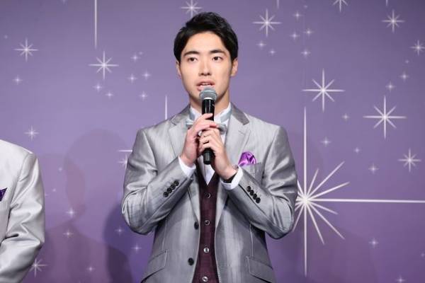 四千頭身さんが特別仕様のプラチナ衣装で登場！「ディズニー・オン・アイス 100 Years of Wonder」記者発表会開催