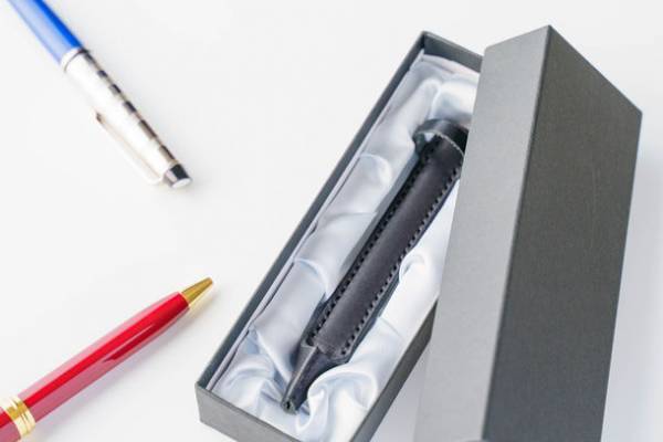 お気に入りのペンを輝かせる「魅せるペンホルダー」6月14日にクラウドファンディングを開始