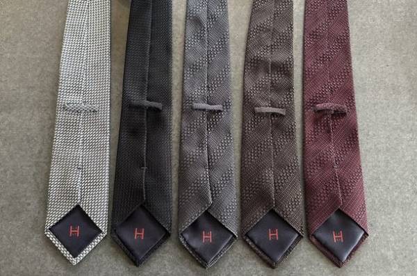 日本の伝統工芸・丹後ちりめんの手織りネクタイ　英国王室御用達紳士服飾店「HUNTSMAN」にて展開