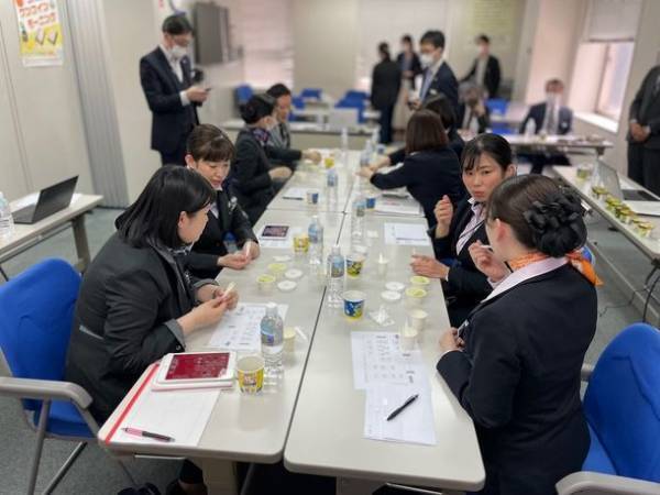 J-CreationのアテンダントとJRCPのパーサーが選定！新幹線のアイスに新フレーバー「ずんだ」登場！7月1日発売　E5系やN700Sなどのオリジナルアイススプーンも発売