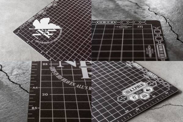 エヴァンゲリオンのワークブランド「A.T.FIELD」より、機体をイメージしたカッター＆カッターマットが6月30日発売