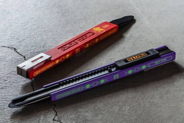 エヴァンゲリオンのワークブランド「A.T.FIELD」より、機体をイメージしたカッター＆カッターマットが6月30日発売