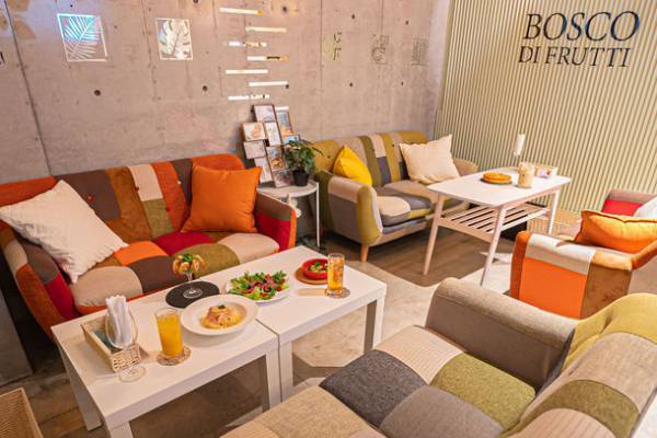 大阪・肥後橋にカフェ＆バー「BOSCO di frutti」がオープン！新鮮野菜やフルーツを使った健康志向のメニューをご提供　インフルエンサーコラボイベントや期間限定キャンペーンも