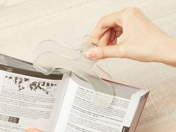 見たいページを開いたままキープできるブックストッパー　ウカンムリの形に思わず納得の『ウカンムリクリップ』6月下旬より発売