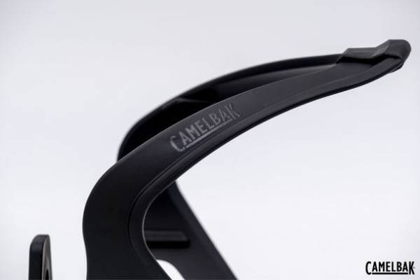 サイクルボトルの大定番CAMELBAKポディウムの専用ボトルケージが7月12日発売