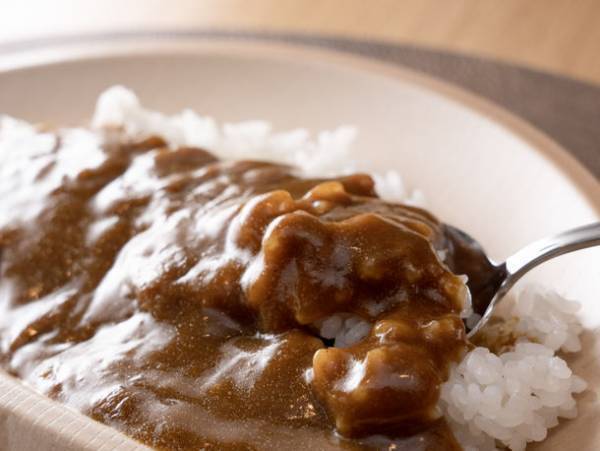 スーパーホテルが健康やデトックスをテーマとした「健康増進カレー」を6月21日に朝食ビュッフェにて提供開始
