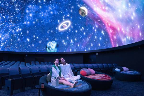 七夕の夜、天の川の下で眠る「熟睡プラ寝たリウム -88星座と夢の世界へ- 七夕Ver.」2023年7月7日～8日　2夜限定開催