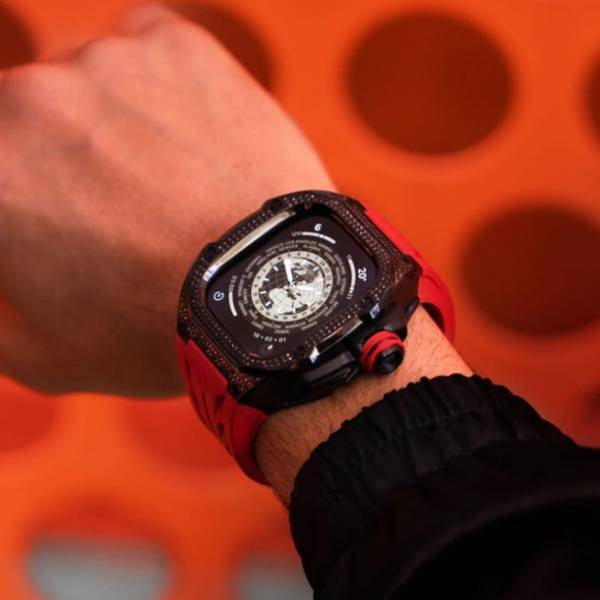 高級アップルウォッチケースを展開する「GOLDEN CONCEPT」ブラック＆レッドの攻めの効いたデザインが目を引く最新コレクション「RST49 Diablo」が日本初入荷