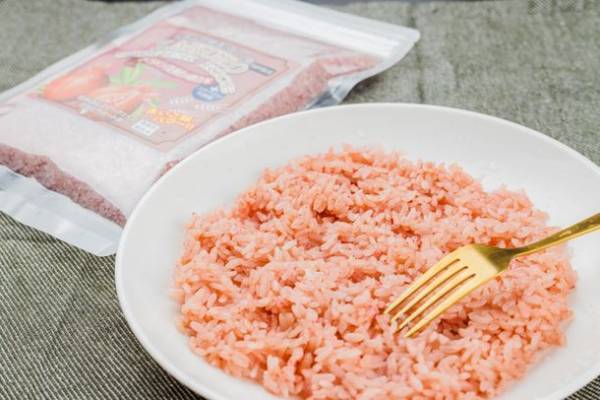 中国人観光客の慶事＆謝謝を願って、紅歓迎米「石榴紅米」を業務用に発売