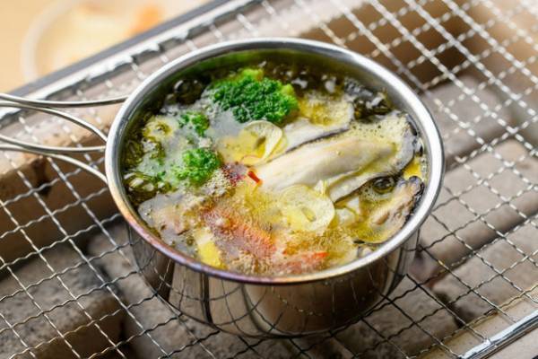 塩竈・屋根付き全天候型BBQ「海鮮BBQ竈-KAMADO-」で牡蠣を使用した夏季限定メニューを6月17日に発売！