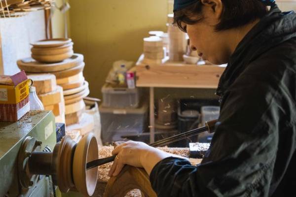 栃木レザーの職人が遺したい “もう一つの自慢の革” を使ったインテリア家具。Makuakeにて先行販売開始。