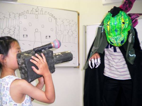 7/25よりこの夏話題の「魔法使い」を演じて英語が身に付くサマースクール開講