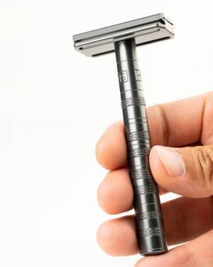 2色の日本限定カラーが6/30発売！肌に優しいのにしっかり剃れる超精密構造シェーバー「HENSON AL13」～未体験の剃り心地～