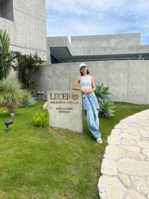 ラグジュアリーな沖縄北部旅行を！タレントの山口 厚子さんによるLECEB SESOKO VILLA×ジーケーエス沖縄レンタカーのレポート体験をもとに『福岡産のあっちゃんプラン』を7月1日から販売開始！