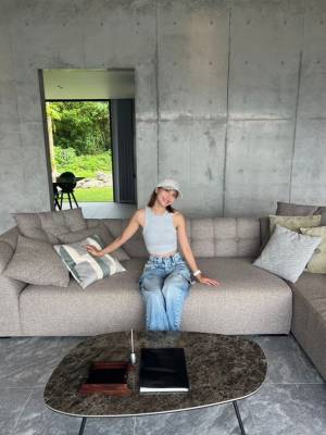 ラグジュアリーな沖縄北部旅行を！タレントの山口 厚子さんによるLECEB SESOKO VILLA×ジーケーエス沖縄レンタカーのレポート体験をもとに『福岡産のあっちゃんプラン』を7月1日から販売開始！